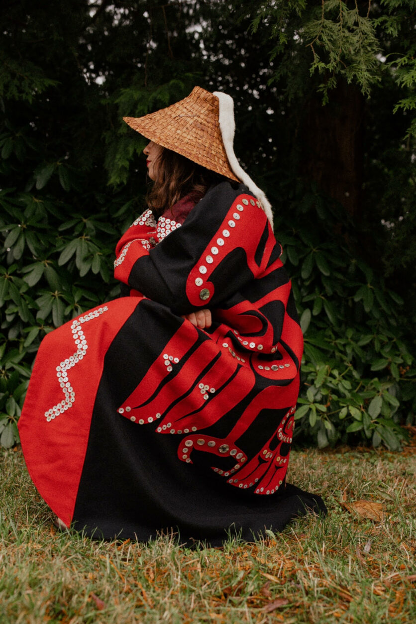 unnamed Photo of MƏlidi looking away from the camera.